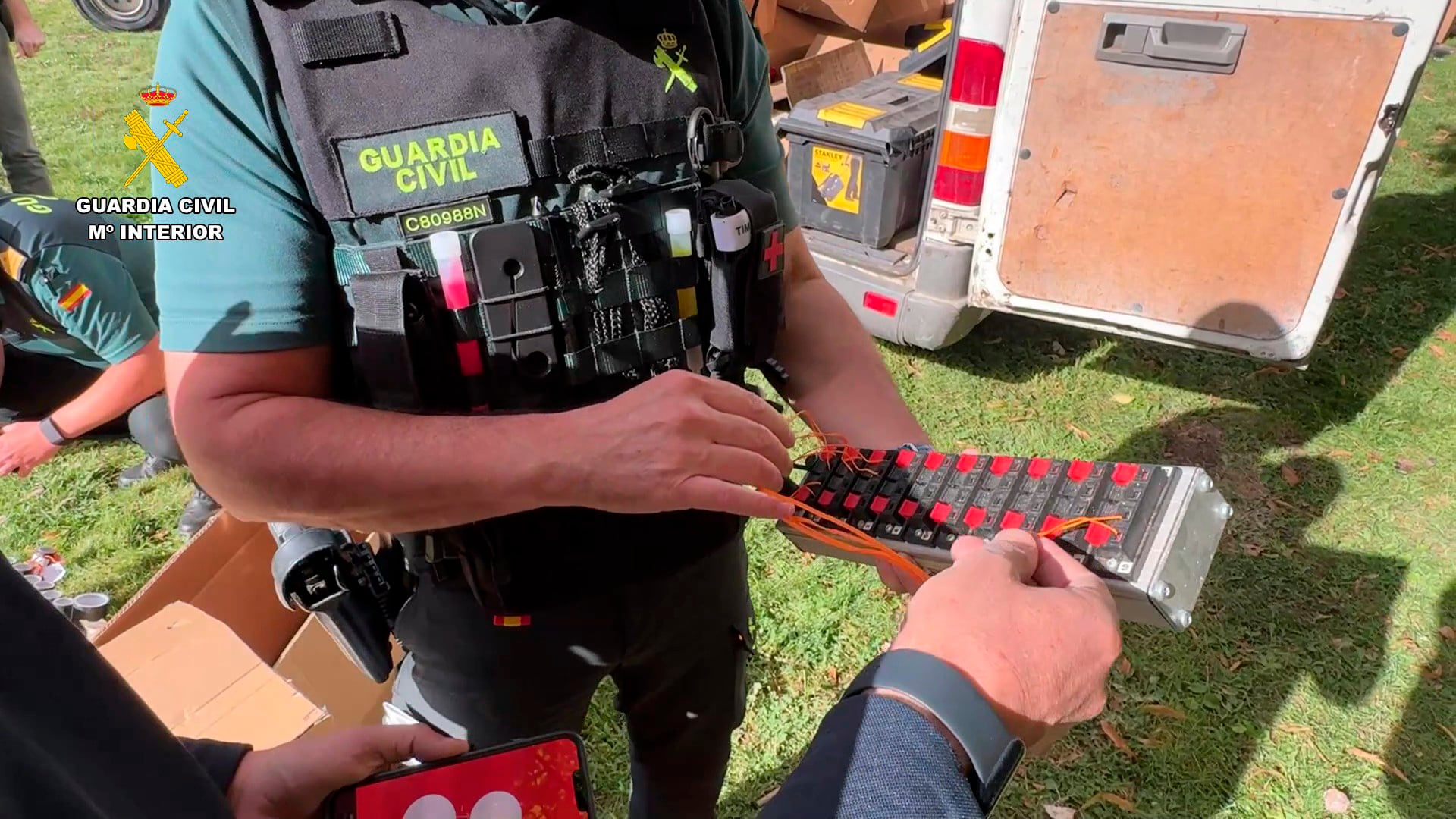 La Guardia Civil inspecciona los espectáculos pirotécnicos de las fiestas de San Mateo de Logroño