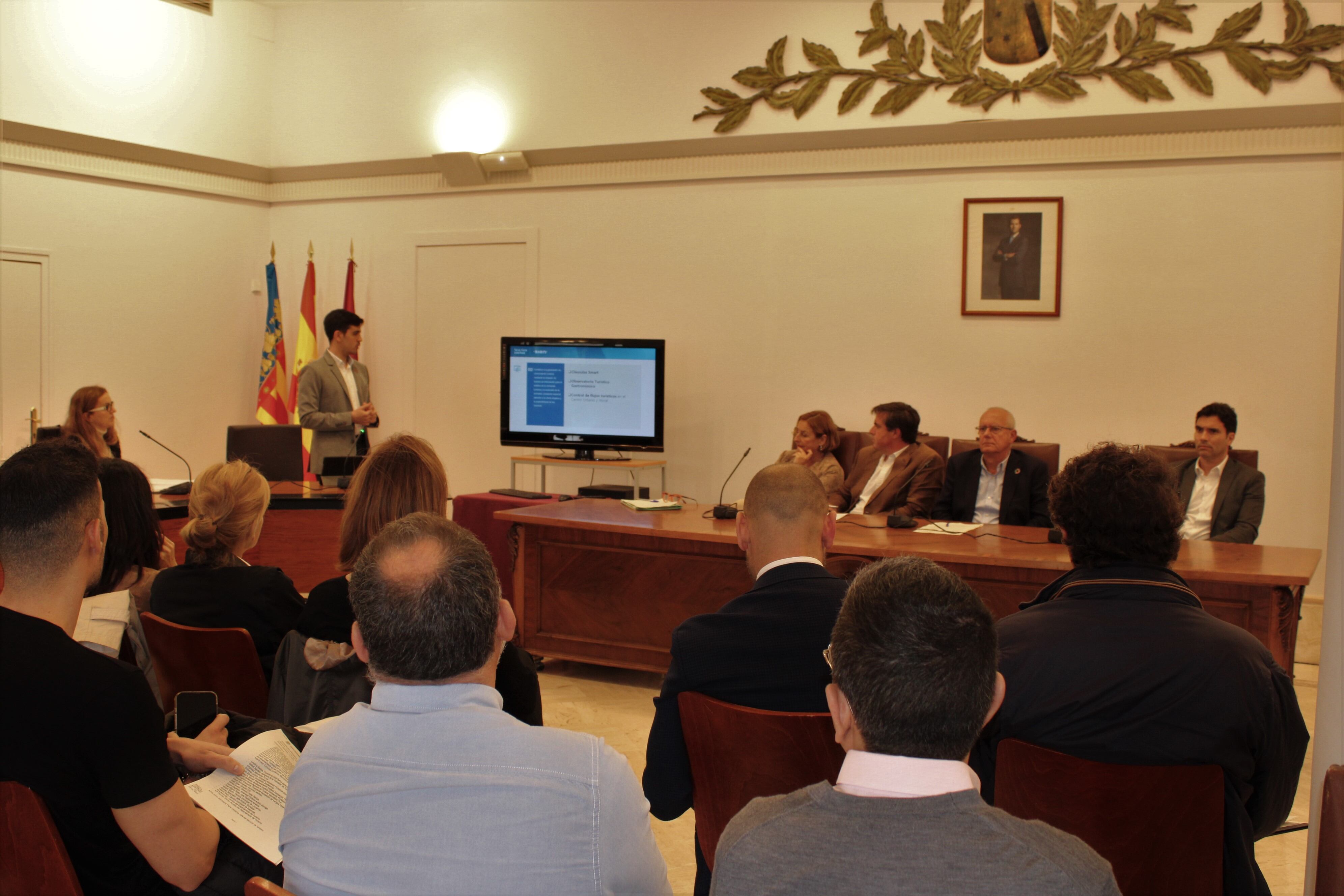 Presentación del Plan de Destino Turístico Inteligente, al sector empresarial de Dénia.
