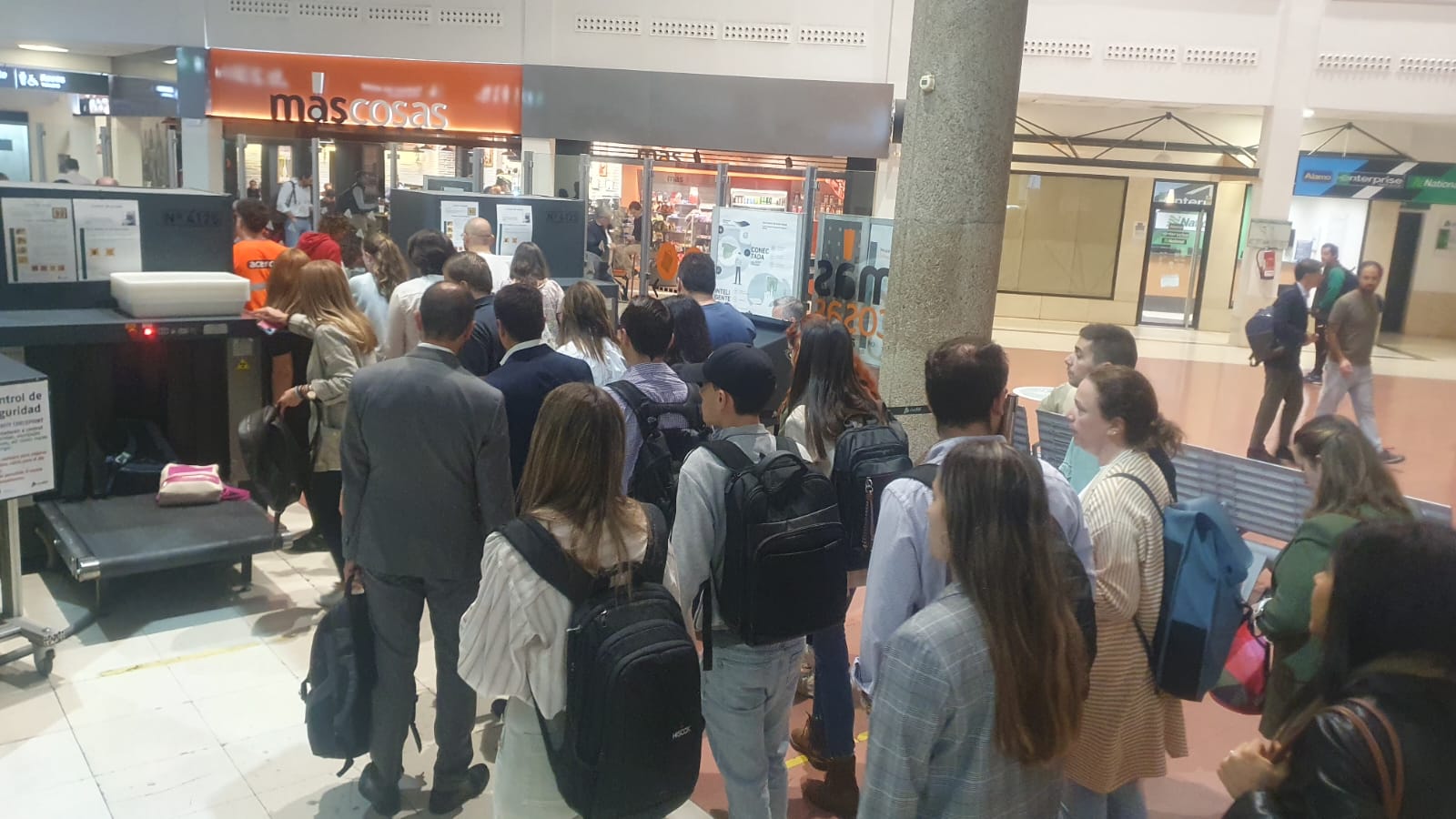 Decenas de usuarios han sufrido un nuevo retraso del primer avant que partía de Puertollano a las 6.42h