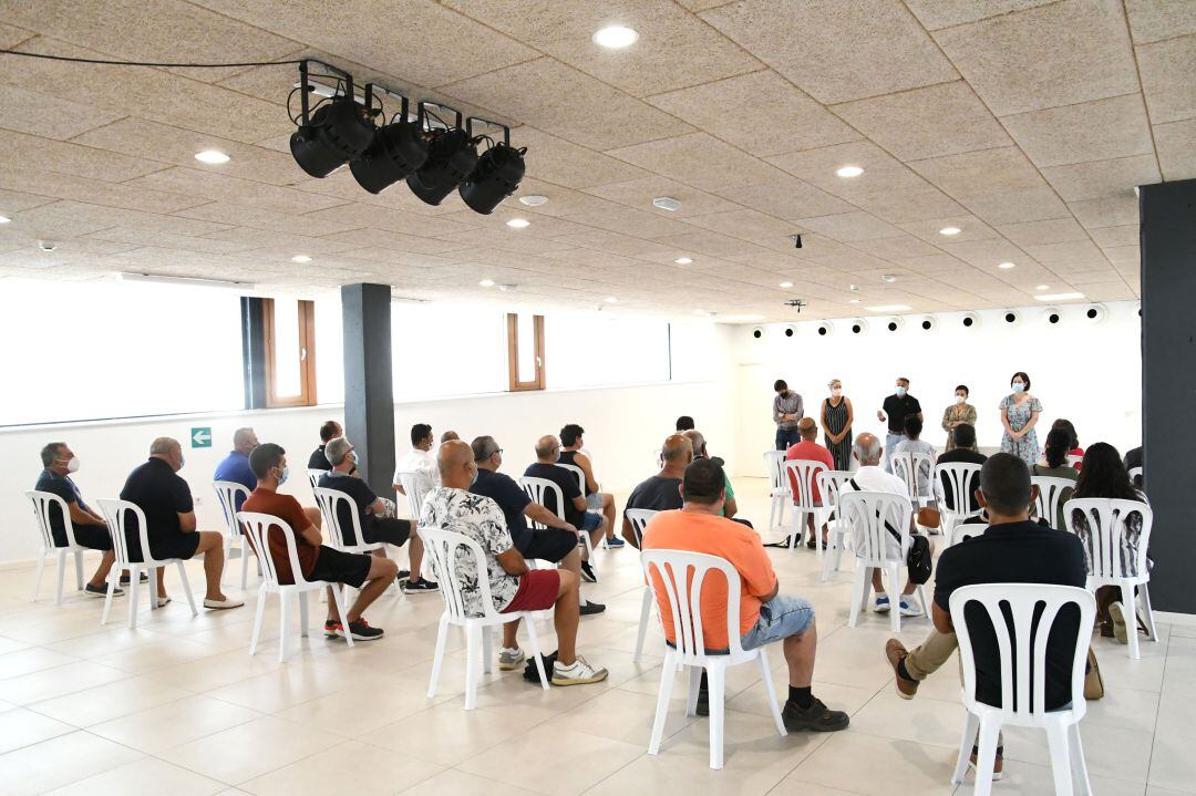 Imagen de archivo, del verano de 2020, de los seleccionados en el anterior plan de empleo social.