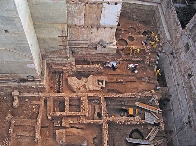 Excavaciones en la plaza de Cisneros de València