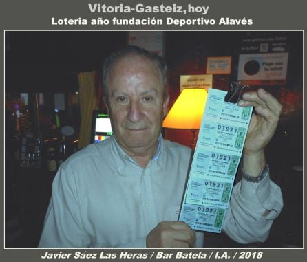 Javier muestra la lotería