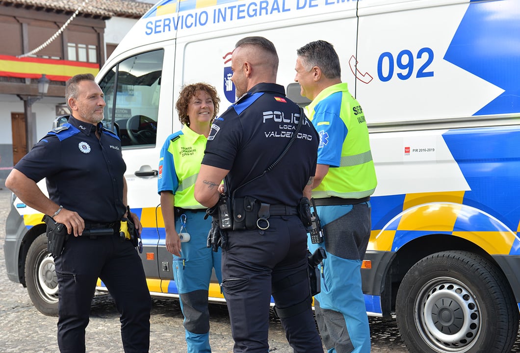 Los uniformes de ambos cuerpos se adaptan al nuevo reglamento de uniformidad, equipo y medios móviles decretado por la Comunidad de Madrid