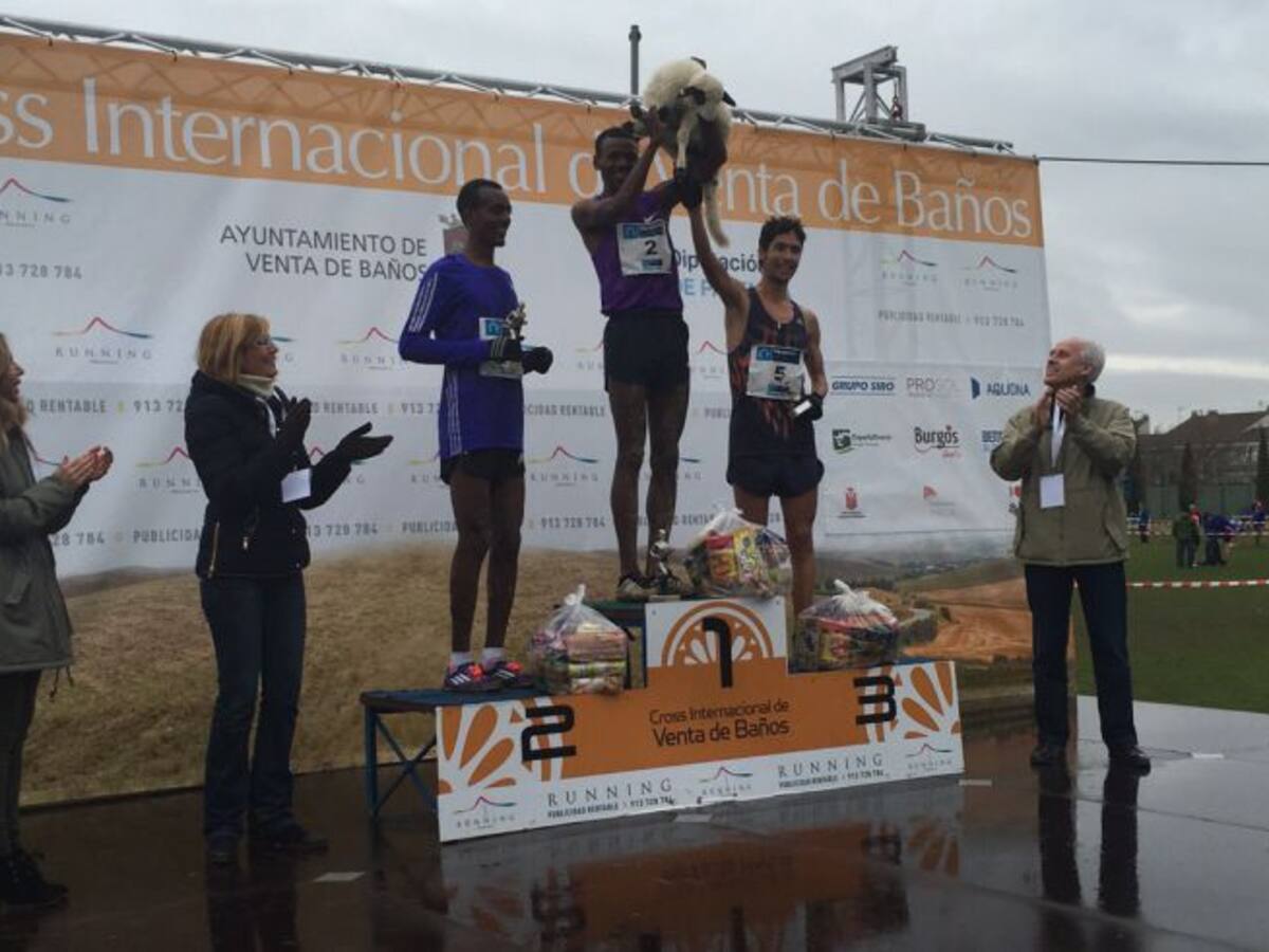 Aweke Ayalew ganador del Cross de Venta de Baños