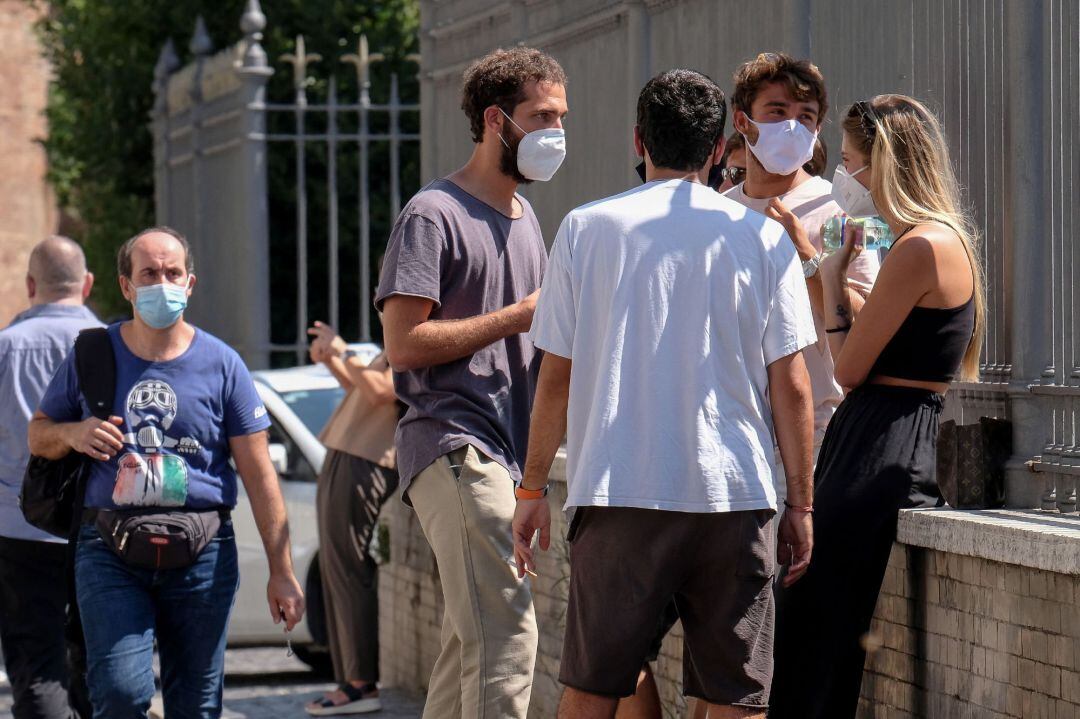 Los especialistas recomiendan la vacuna de la gripe en los grupos de riesgo.