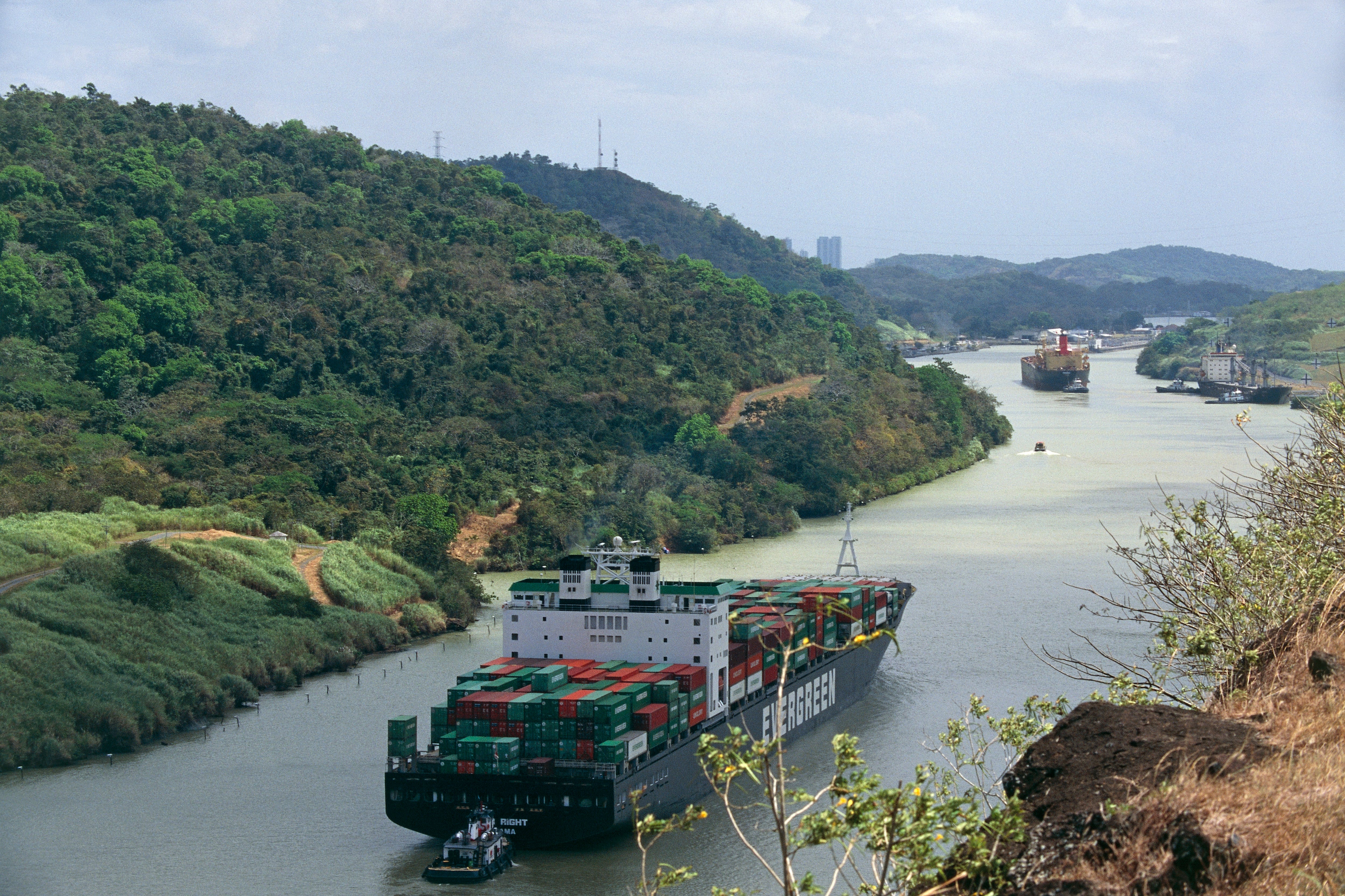 Barcos pasando hace unos días por el Canal de Panamá