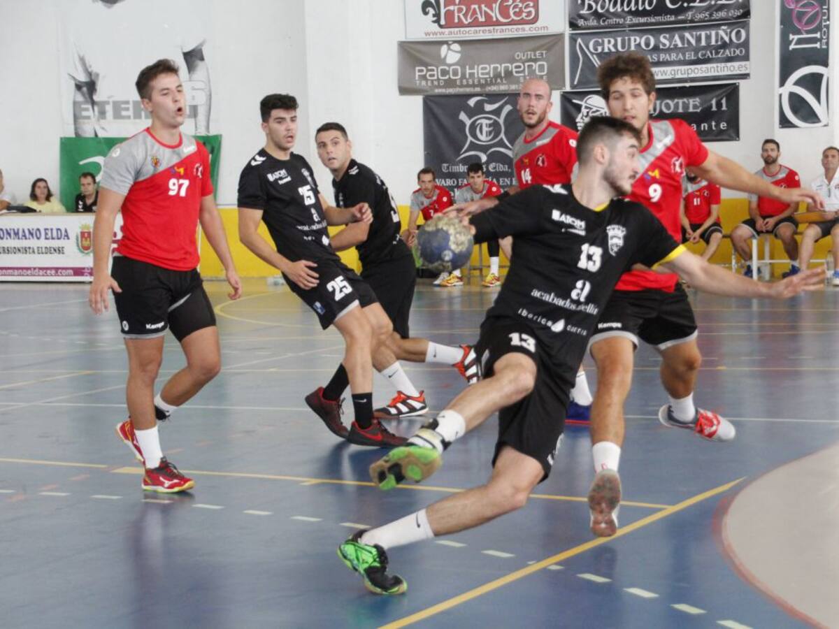 El Elda - C.E.E. comienza imponiendo su ley (34-20)