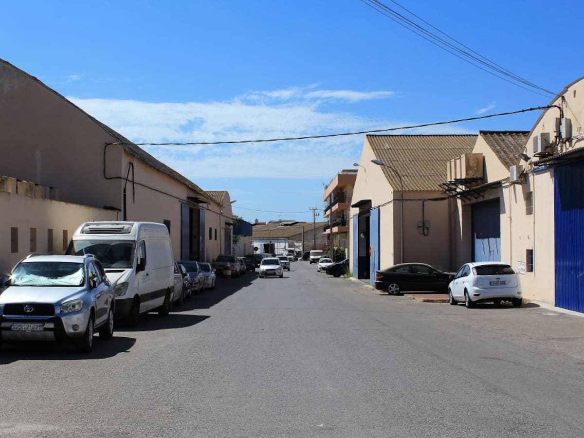 El PSOE de Santa Eulària denuncia el abandono del barrio de Can Negre y reclama que se acaben las mejoras previstas en la zona