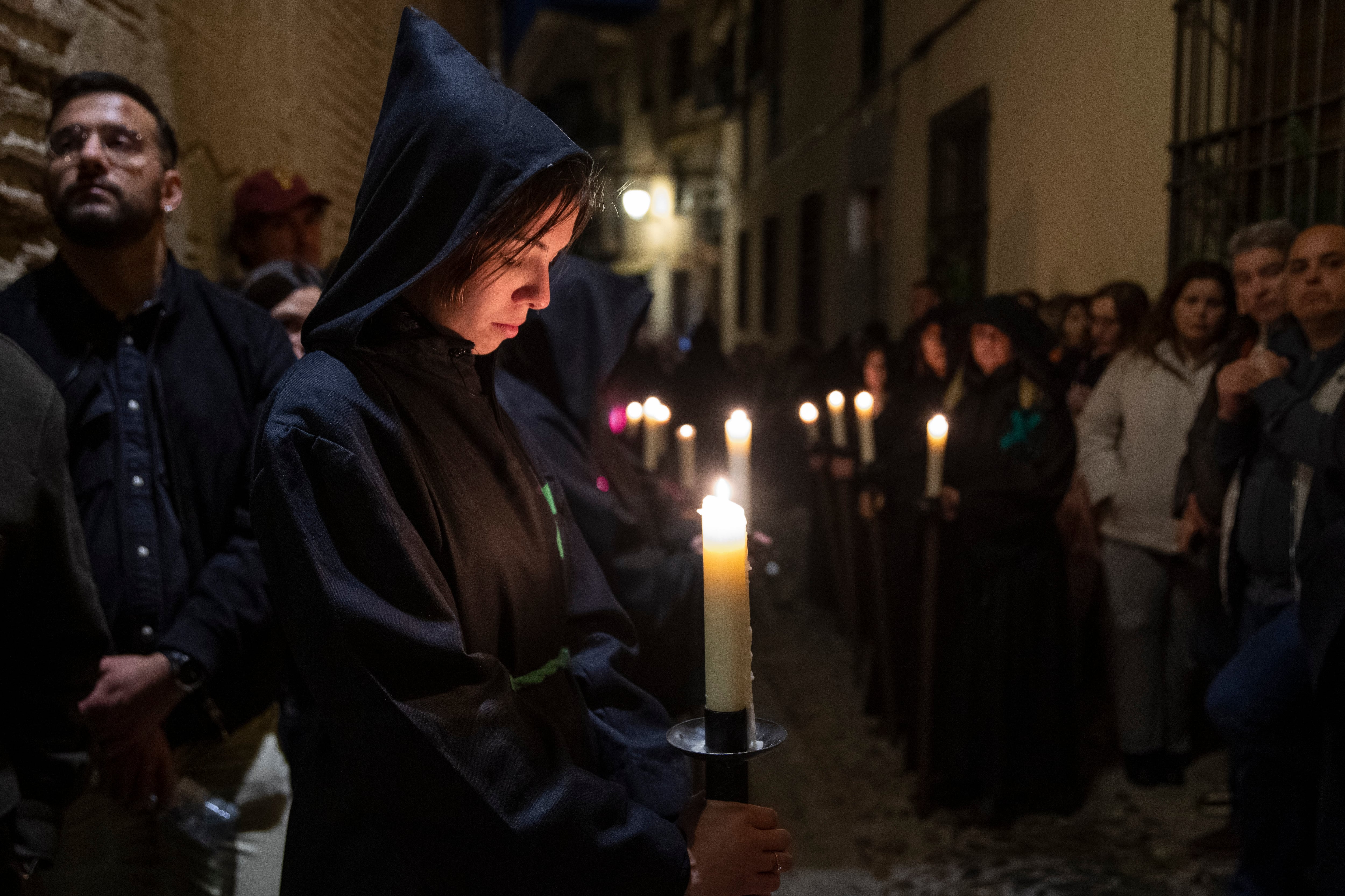 Un momento de la procesión del Cristo de la Esperanza. EFE/Ismael Herrero.