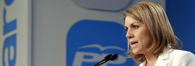 La secretaria general del PP, María Dolores de Cospedal, durante la rueda de prensa en la sede del partido