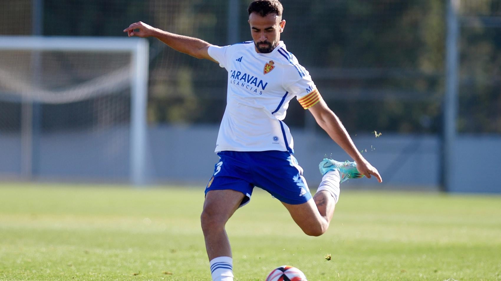 El defensa llega procedente del Real Zaragoza