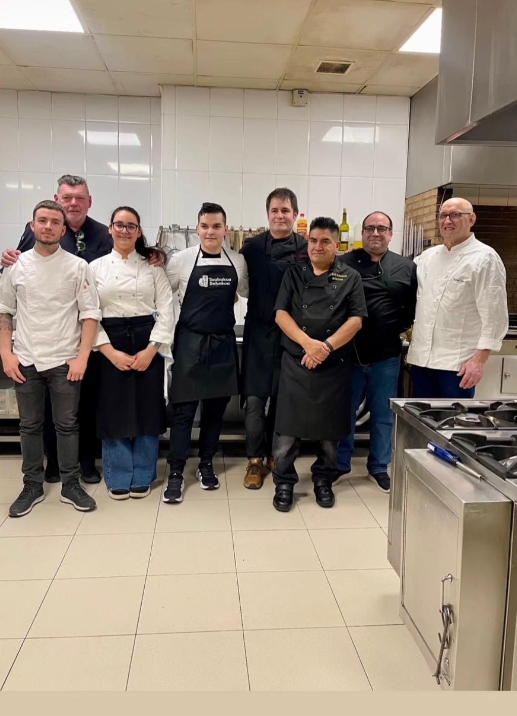 Chefs de los restaurantes que toman parte en "Debabarrena Gourmet 2026"