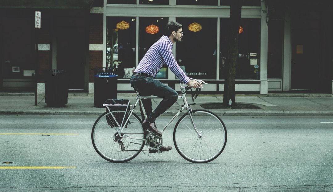 Imagen de un usuario de bicicleta.