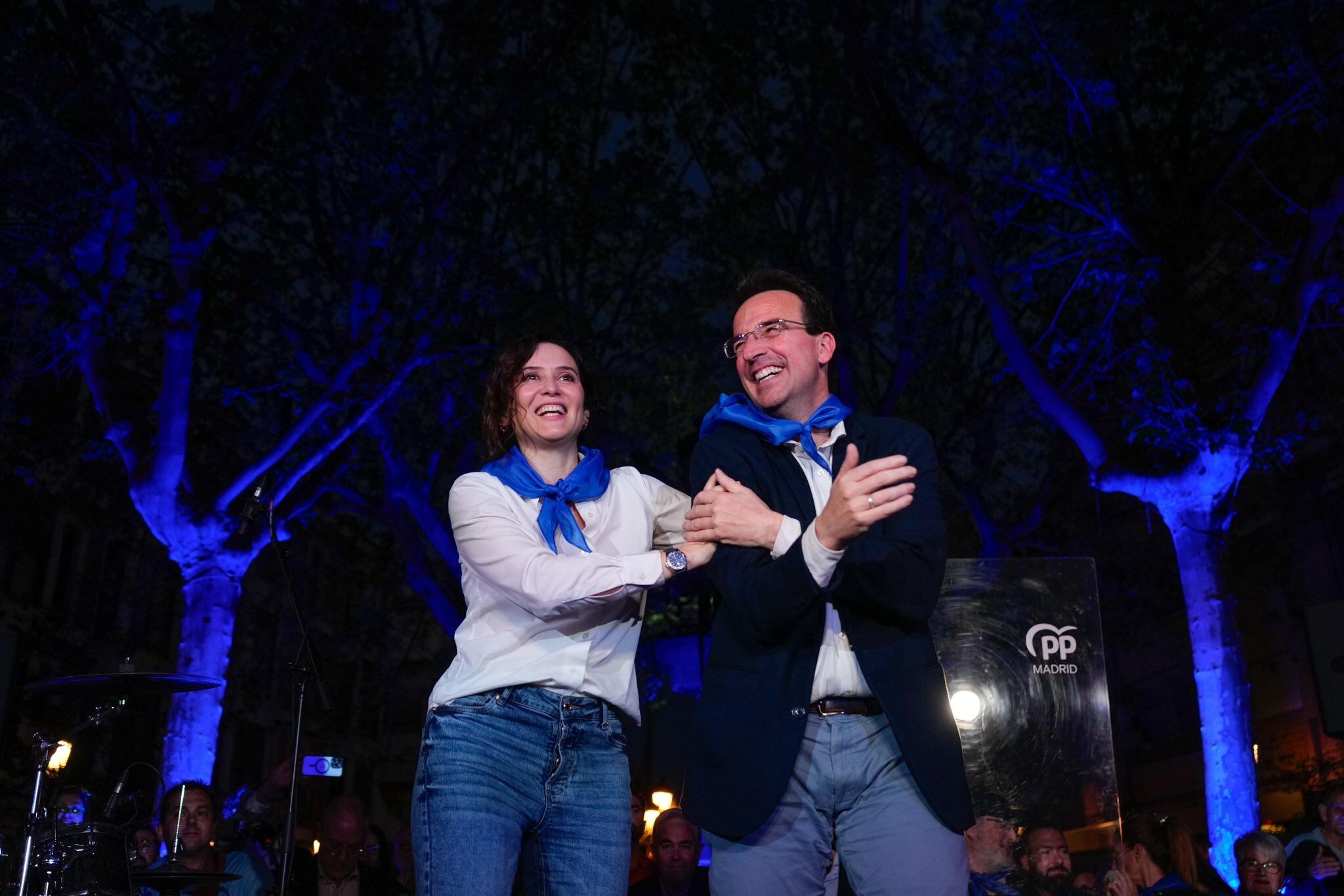 Isabel Díaz Ayuso y Miguel Ángel Recuenco, en el acto político celebrado en la plaza de España de Leganés