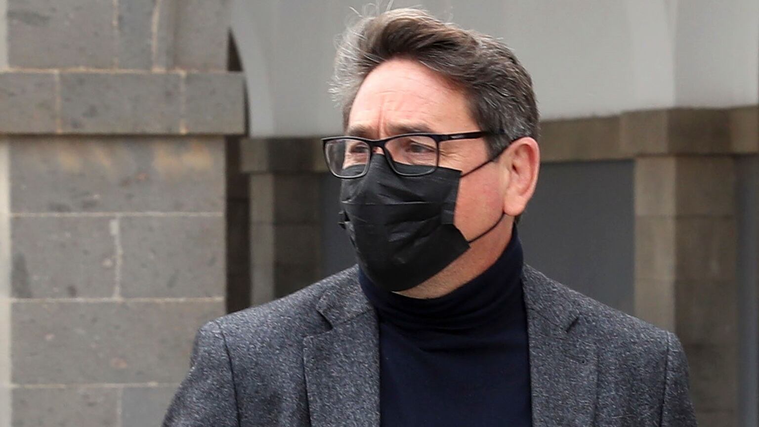 Foto de archivo, tomada el 01 de febrero de 2022, del exjuez Salvador Alba a su llegada al Tribunal Superior de Justicia de Canarias, en Las Palmas.