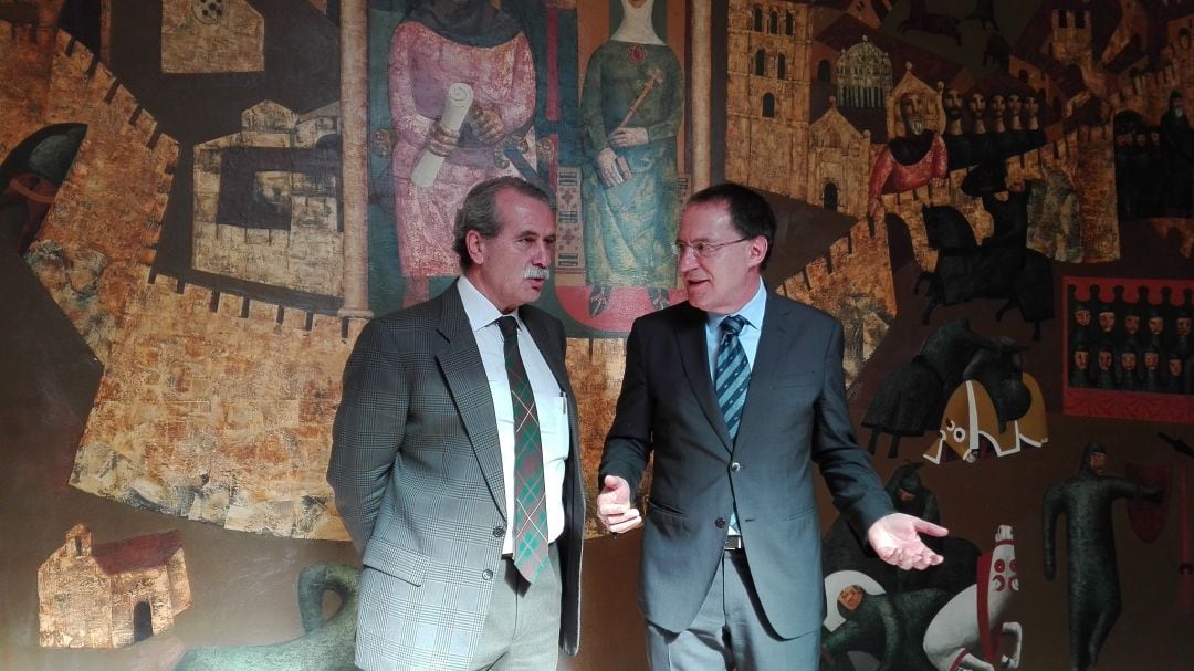 El presidente del Consejo Consultivo, Agustín Sánchez, junto al Subdelegado de Gobierno, Ángel Blanco