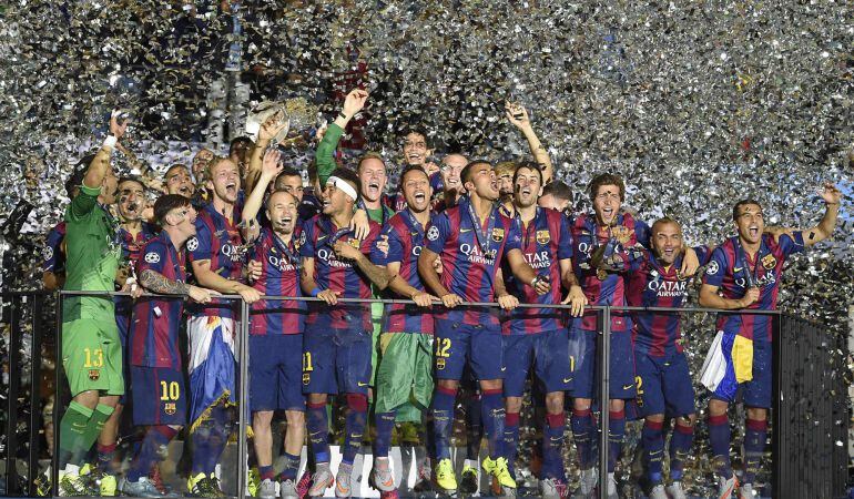 Los jugadores del Barcelona celebran su triunfo ante la Juventus en la final de la Champions League.