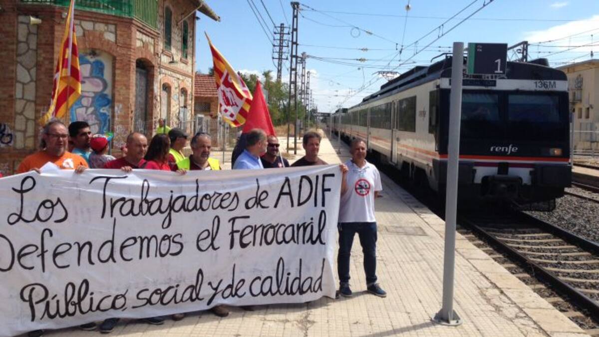 Els treballadors d’ADIF continuen reclamant personal i inversions