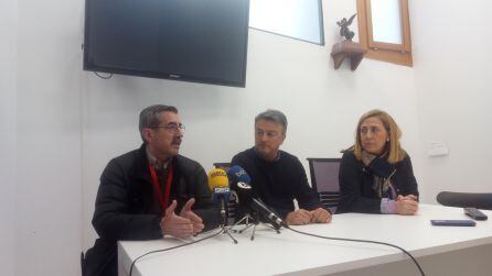 José María Ángel (i), José Chulvi (c) y Araceli Poblador (d).