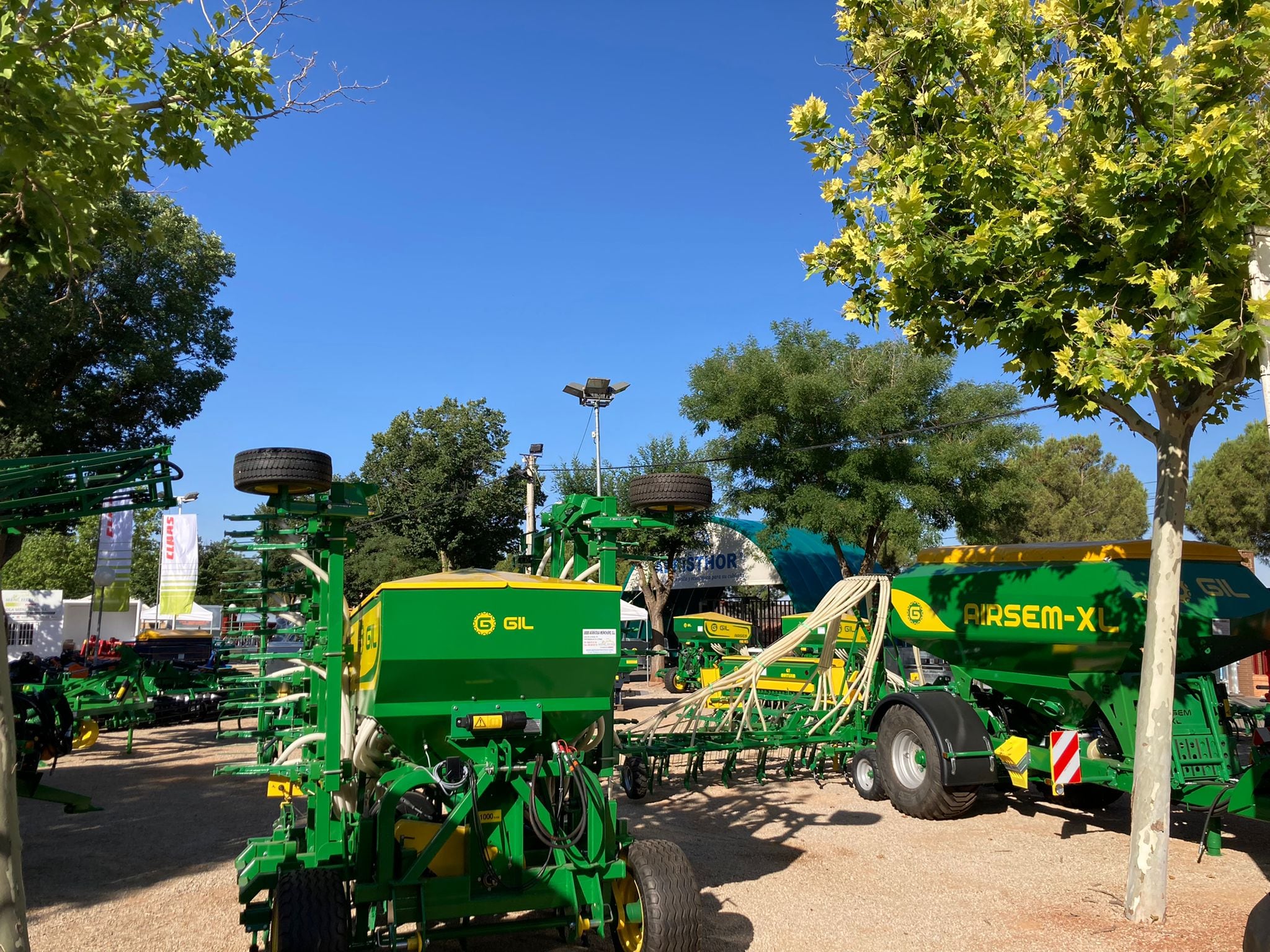 Parte de la maquinaria agrícola que se expone en FERCAM