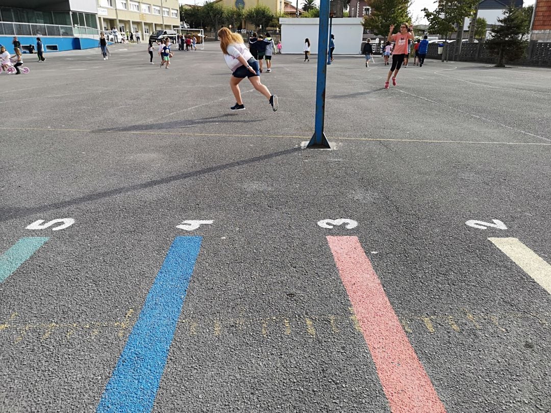 Alumnos del colegio público Eloy Villanueva en el primer recreo del curso 2019-2020.