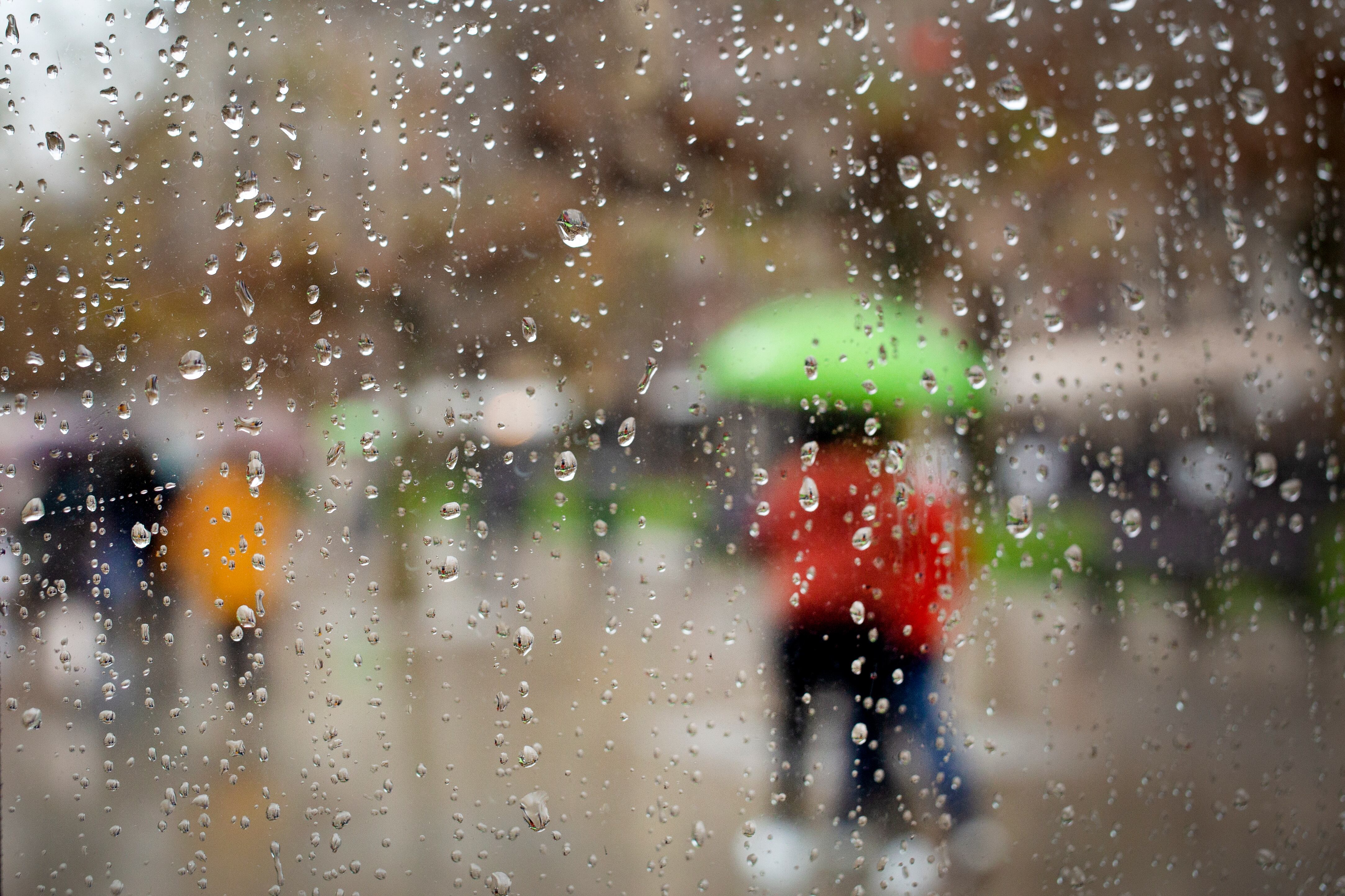 Las fuertes lluvias han provocado el desprendimiento en la carretera, que ya había sufrido daños por una balsa de agua hace meses