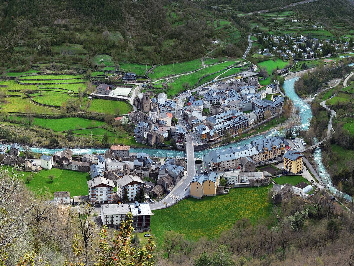 Formalizado el contrato para la reparación y ensanche del puente de Broto sobre el río Ara