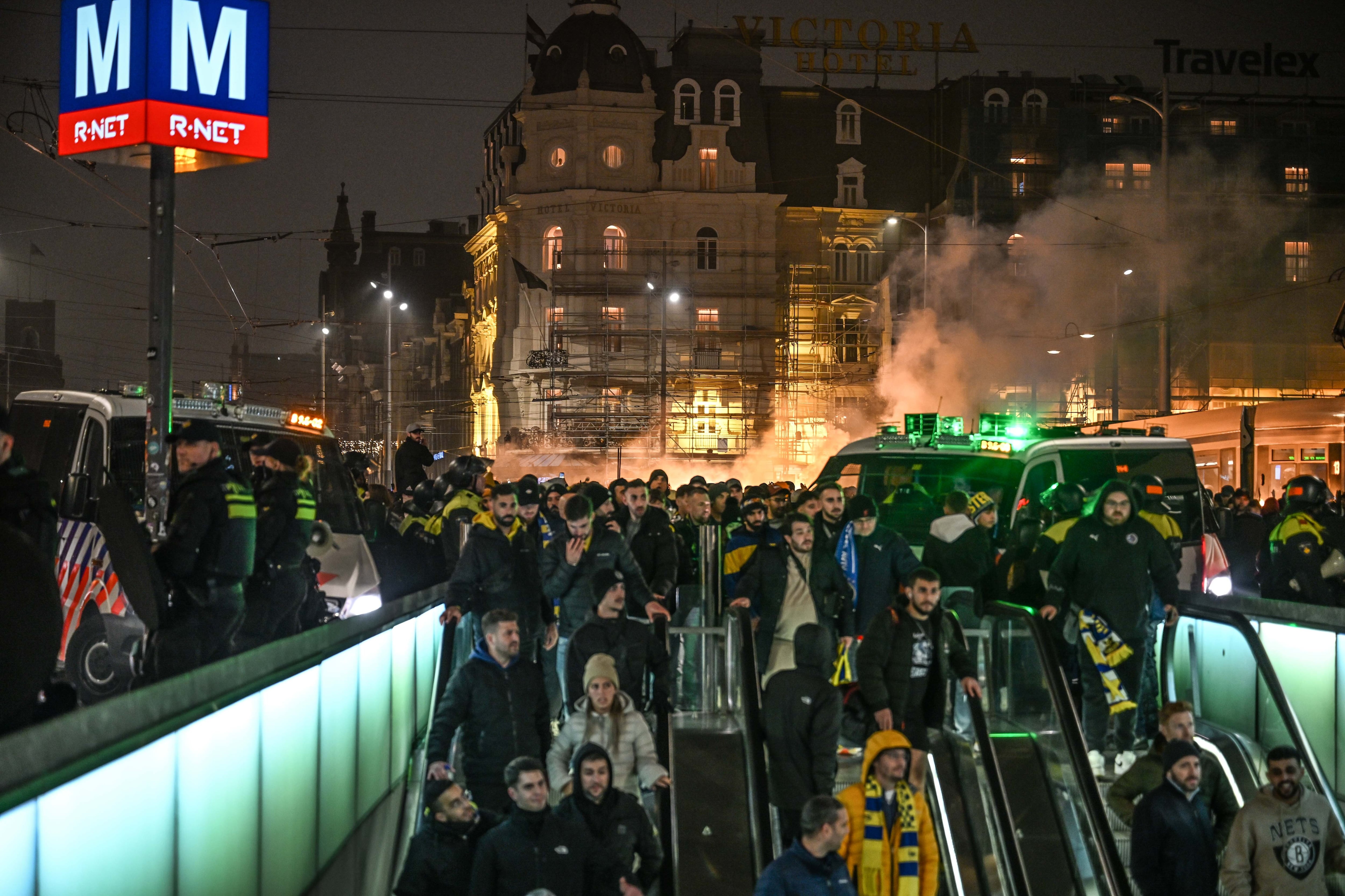 Seguidores del Maccabi Tel Aviv en el centro de Ámsterdam