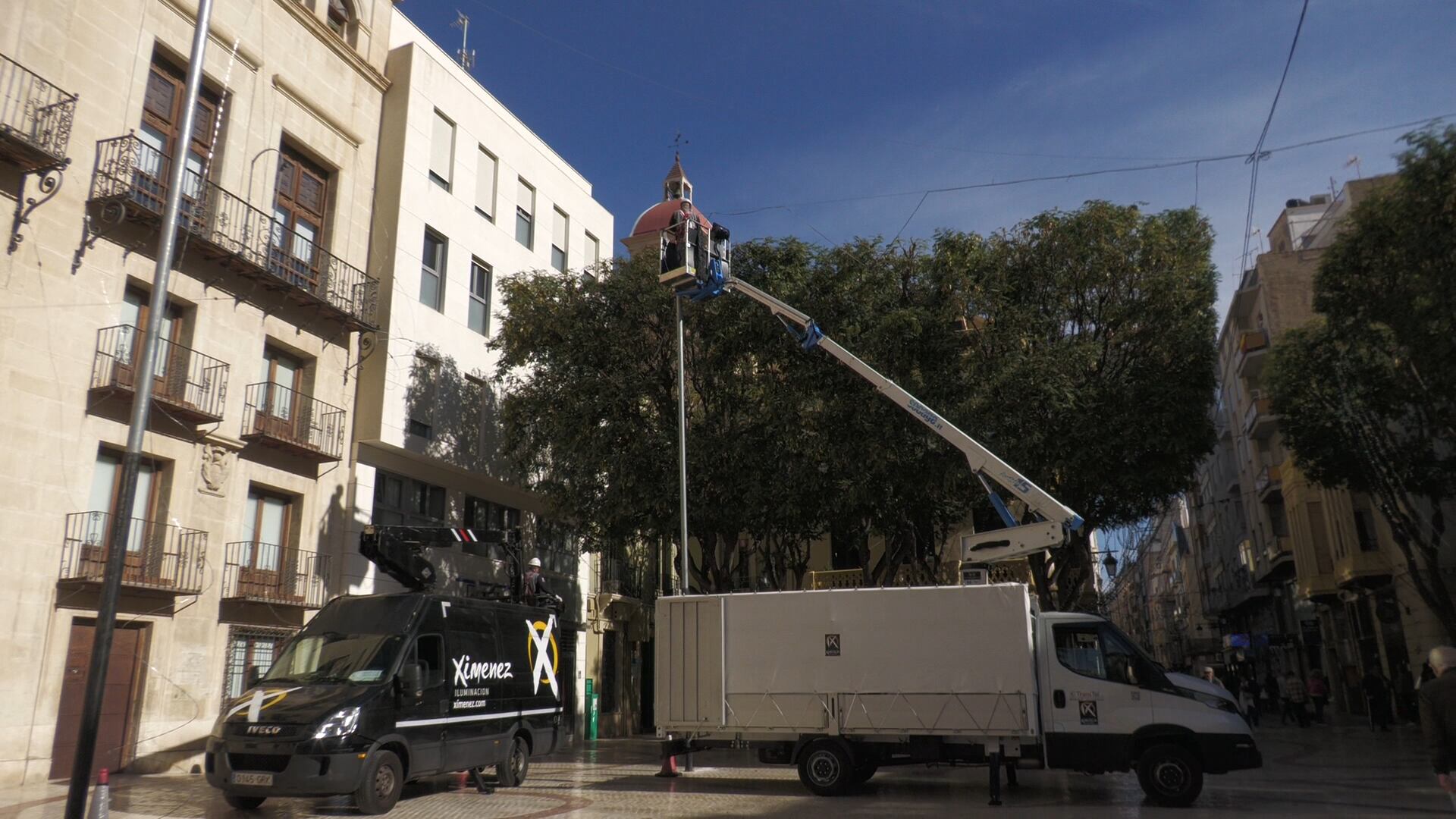 Instalación del alumbrado navideño