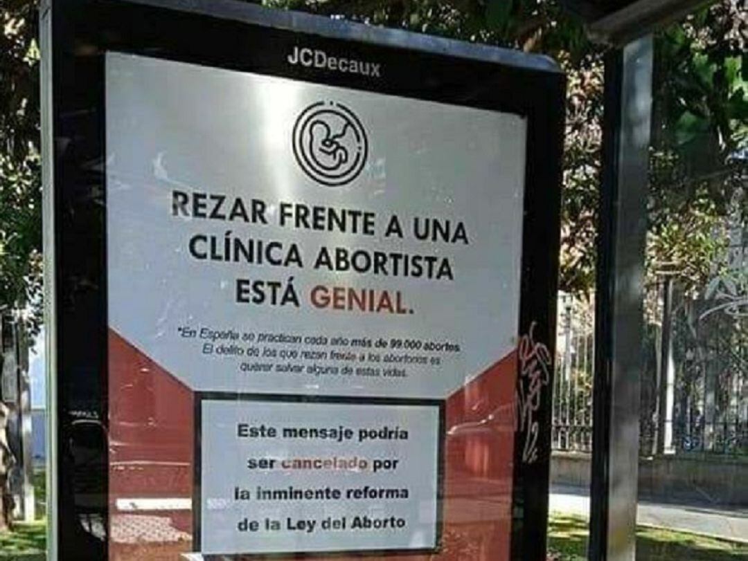 Campaña en las marquesinas de Córdoba