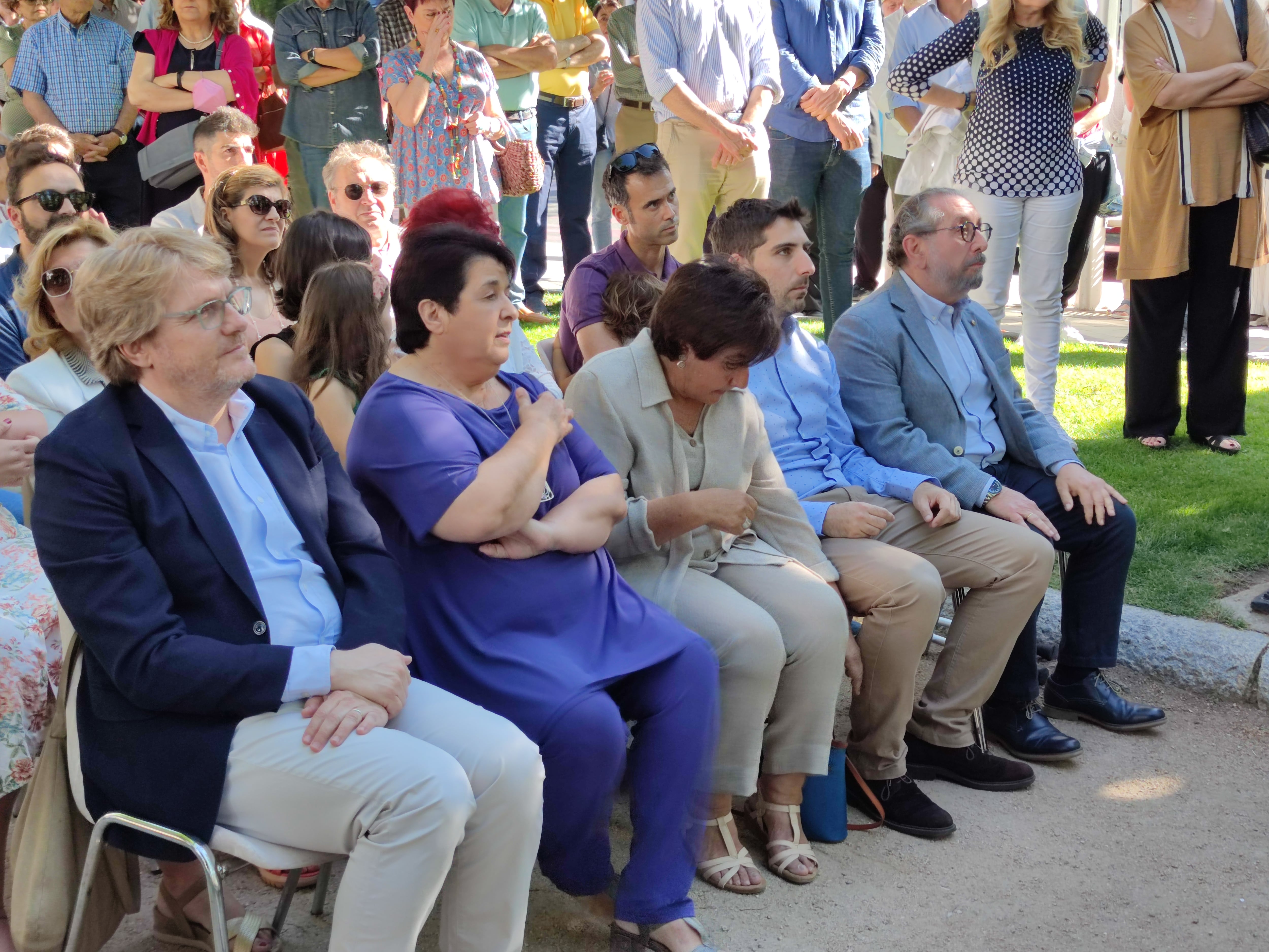 La emoción de los familiares y amigos de Alfredo Matesanz en el acto