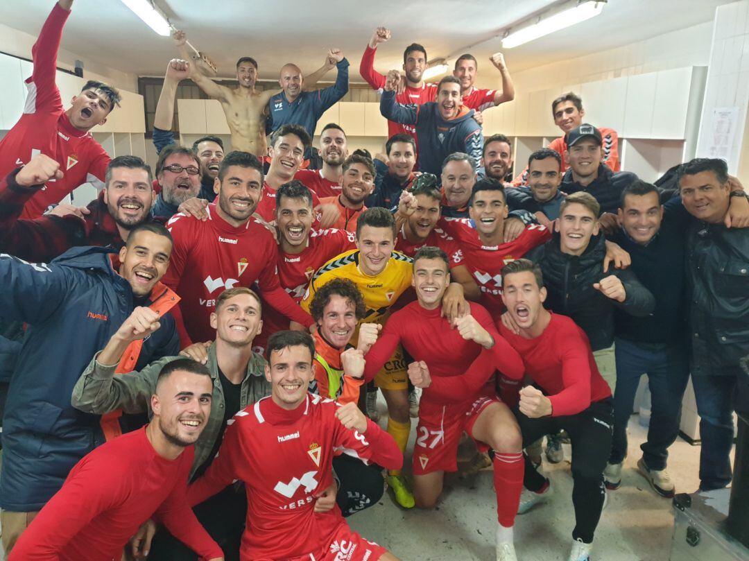 La plantilla del Real Murcia celebra el pase a la final de la Copa Federación