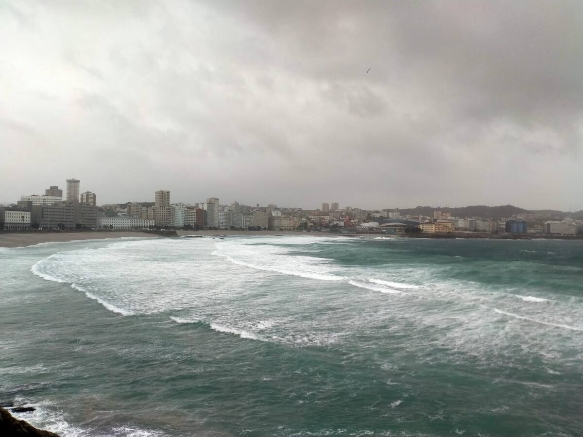 Alerta naranja en la costa de A Coruña