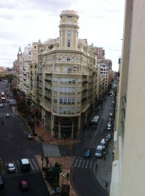 Imagen aérea del tramo de la calle San Vicente que ampliará aceras