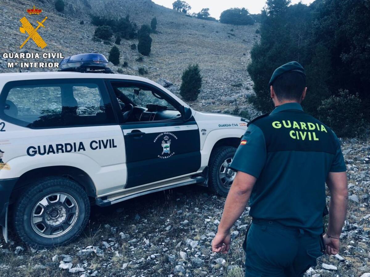 La Guardia Civil auxilia a dos senderistas extraviados en monte Las Tares de Velilla