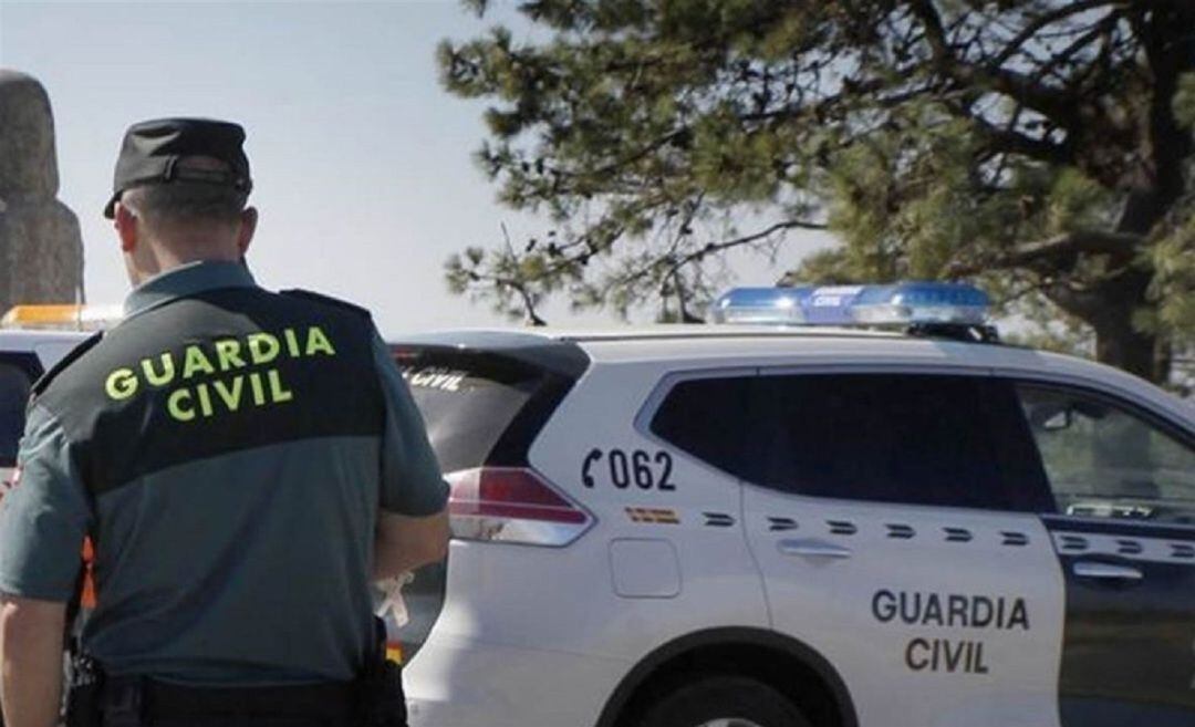 La Guardia Civil ha intervenido 1.800 jamones, 760 kilogramos de diferentes embutidos y 4.500 kilogramos de carne congelada