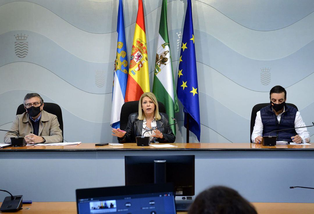 Mamen Sánchez y José Antonio Díaz este lunes en rueda de prensa