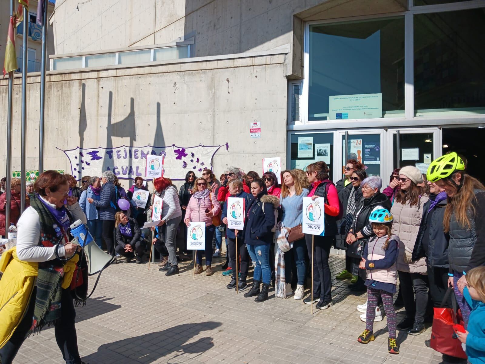 Concentración de limpiadoras en el Perpetuo Socorro