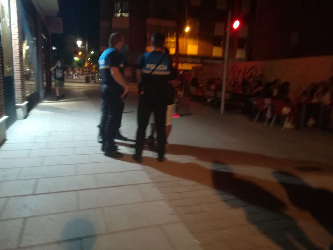 Imagen de archivo reciente de la Policía Local controlando el ocio nocturno