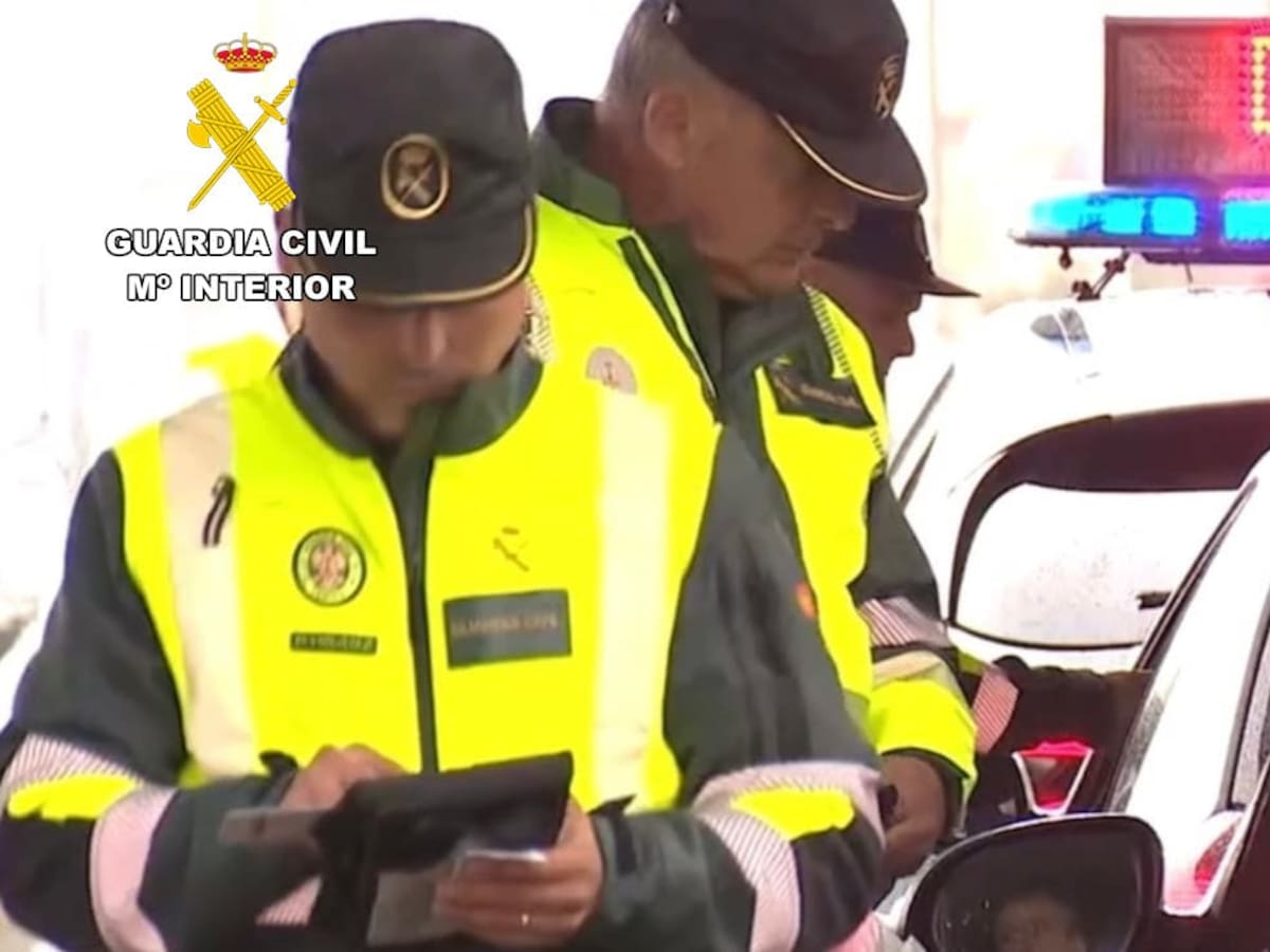 La Guardia Civil localiza en Ferrol a un conductor que circulaba sin carné por quinta vez