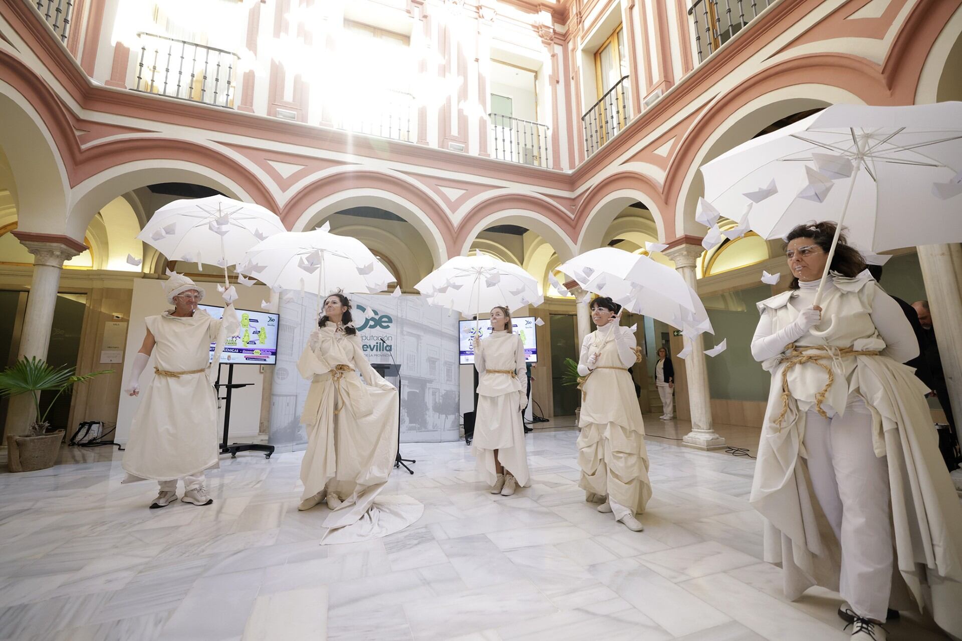 La compañía Visitants durante la presentación del Festival Transmutaciones