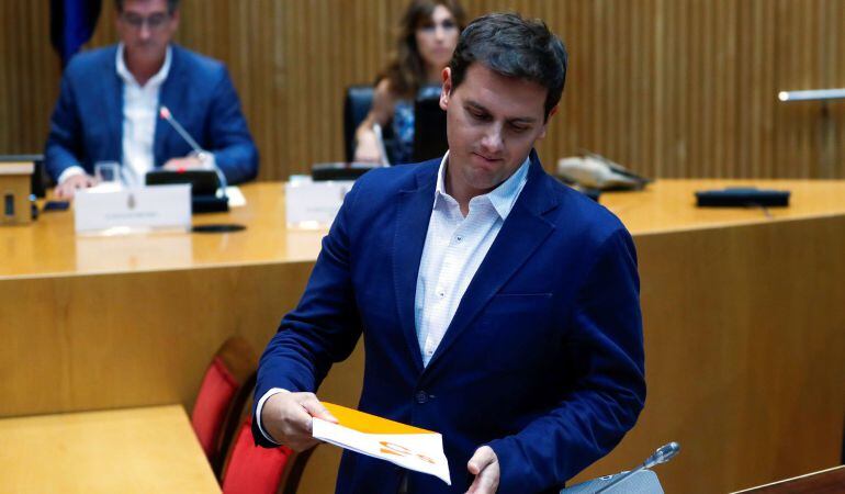 El presidente de Ciudadanos, Albert Rivera, durante la presentación de la propuesta de ley de su partido para despolitizar el Poder Judicial y garantizar su independencia, hoy en el Congreso de los Diputados.