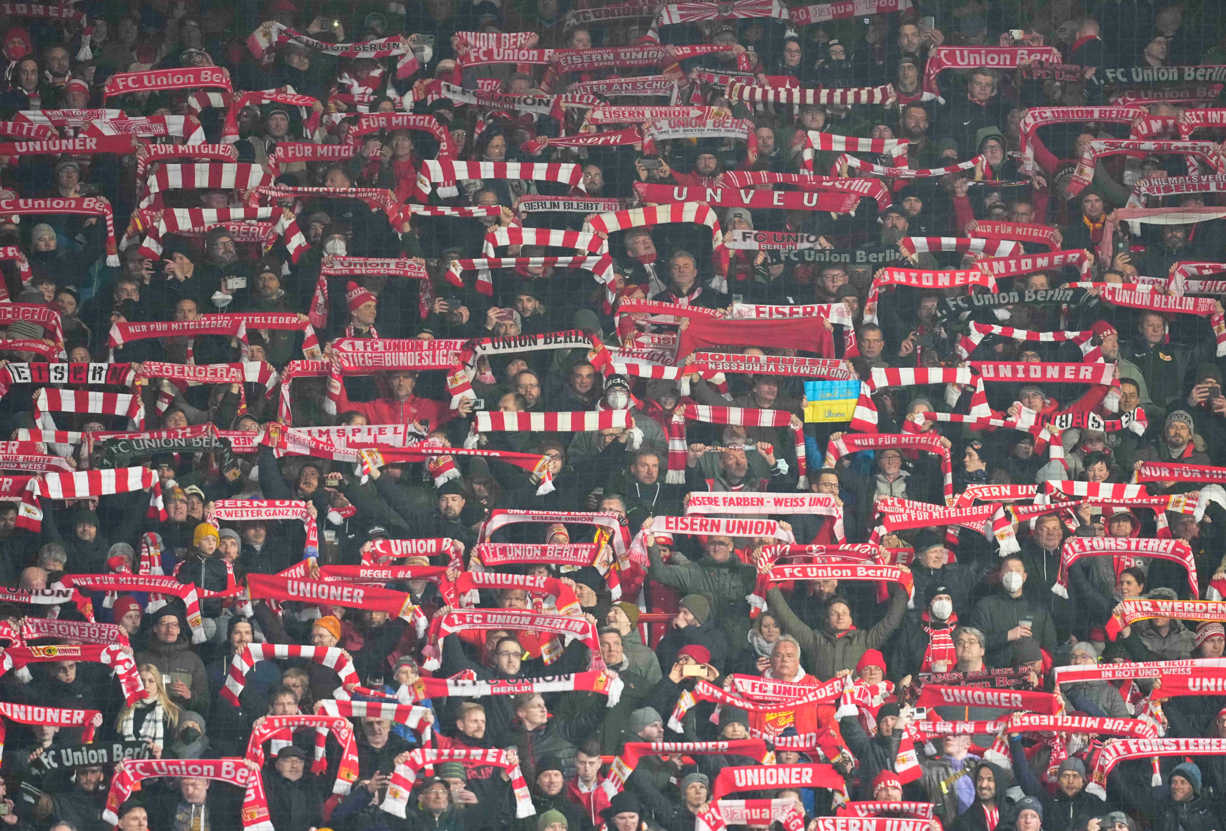 Aficionados del equipo alemán en An der Alten Forsterei.