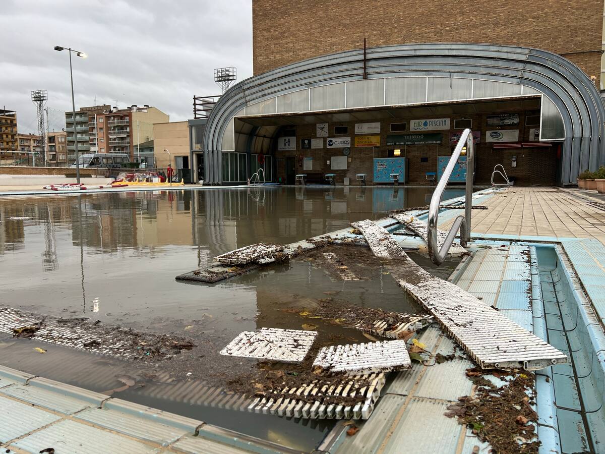 Les fortes pluges causen destrosses a la piscina municipal de Balaguer i la deixen "inservible" durant 10 dies