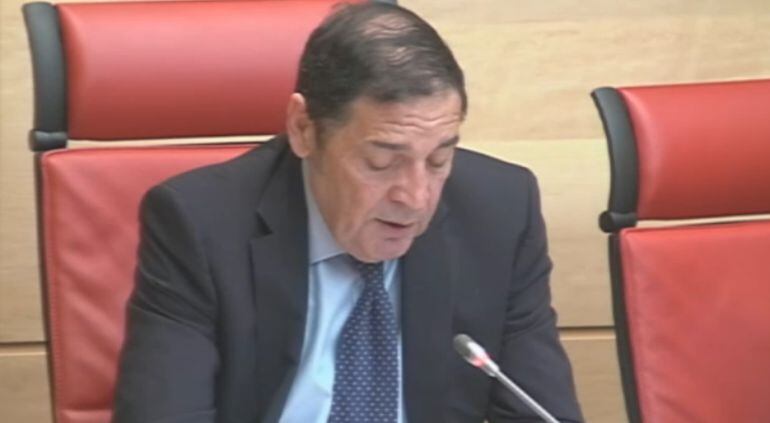 El consejero de Sanidad, Antonio María Sáez Aguado, comparece a petición de los partidos de la oposición para explicar la pérdida de pruebas radiológicas en Ávila