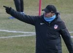 GRAF9680. MADRID, 12/02/2018.- El entrenador del Atlético de Madrid, Diego Pablo &quot;Cholo&quot; Simeone, durante el entrenamiento del conjunto rojiblanco de esta mañana en la Ciudad Deportiva Wanda en Majadahonda. EFE / Rodrigo Jimenez