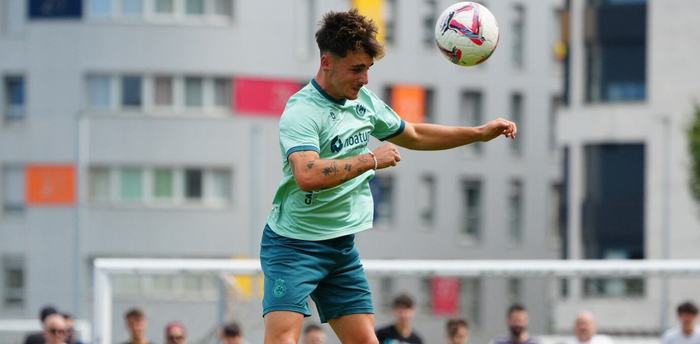 Yeray Cabanzón, en su último entrenamiento del curso con el Racing.