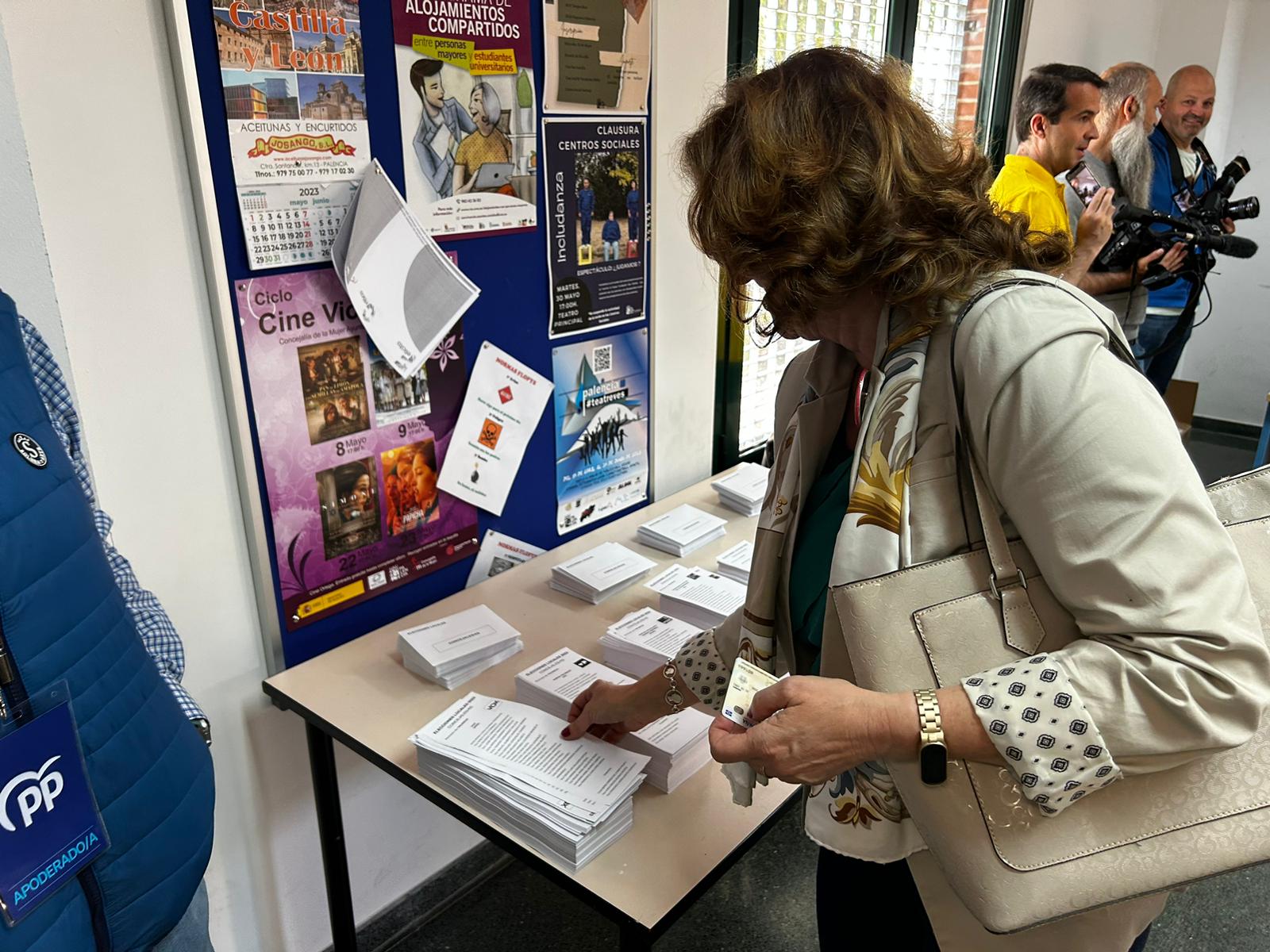 Sonia Lalanda, candidata de Vox al Ayuntamiento de Palencia, en su colegio electoral