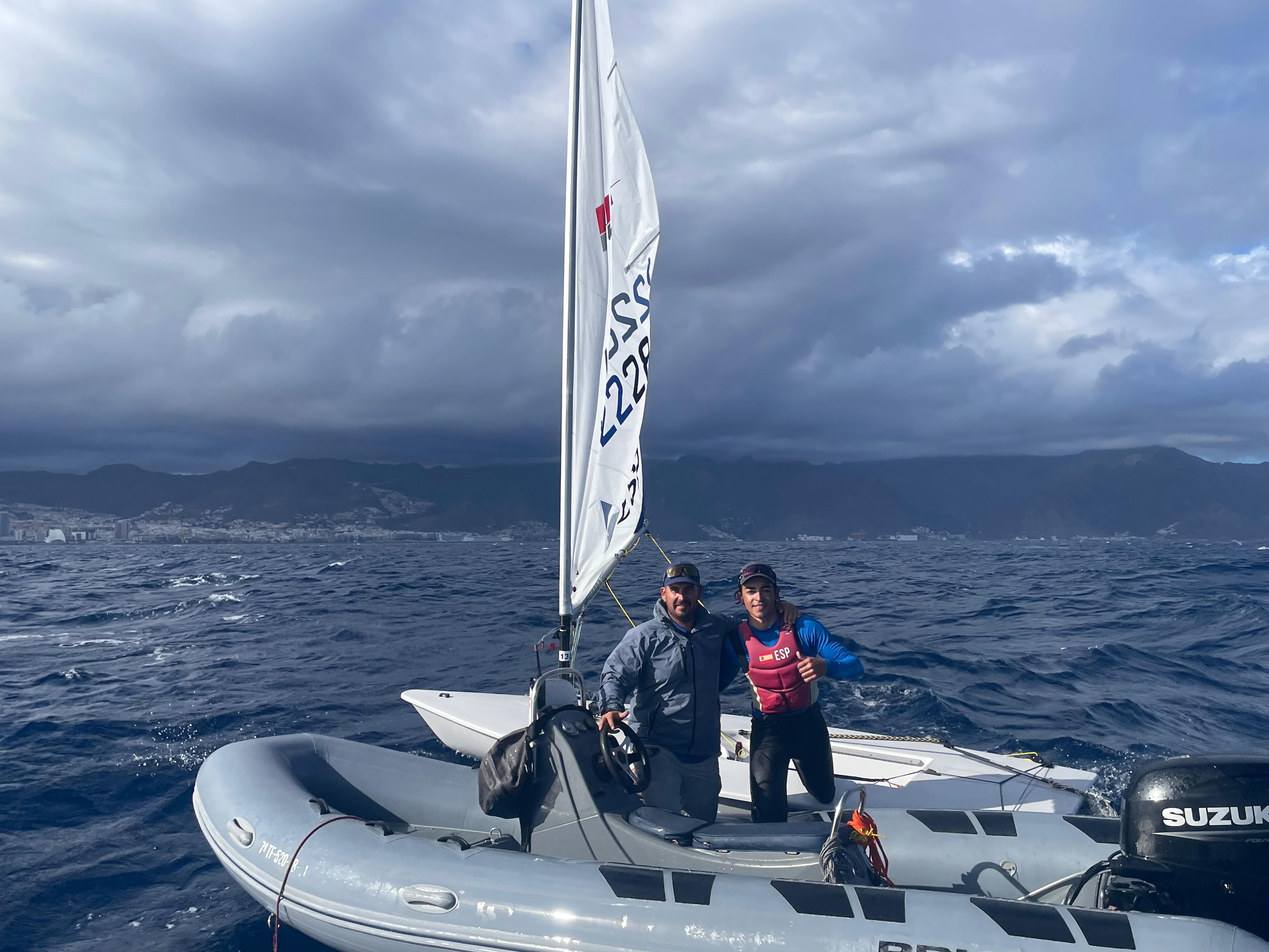 Alonso Pérez en el Campeonato de Canarias de la clase ILCA 6.