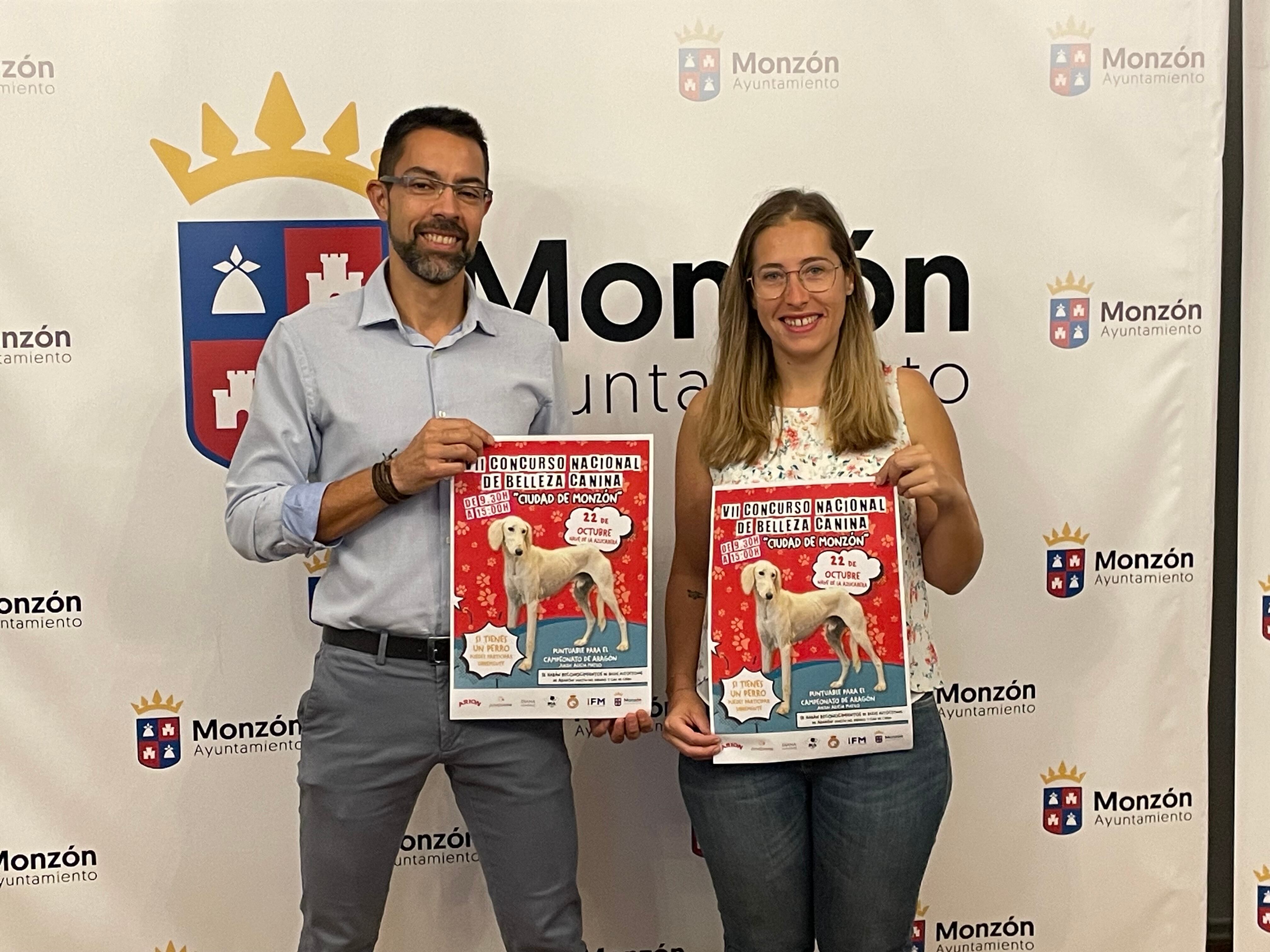 Presentación del certamen de belleza canino en Monzón